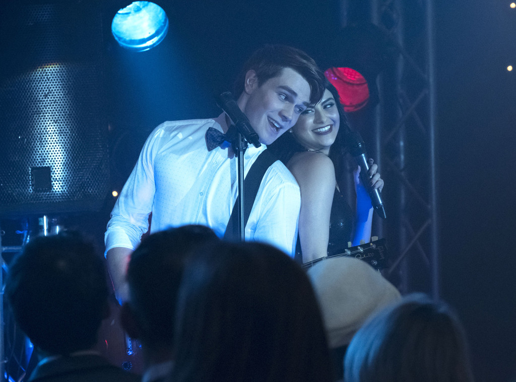K.J. Apa, Camila Mendes, Riverdale K.J. Apa, Camila Mendes, Riverdale